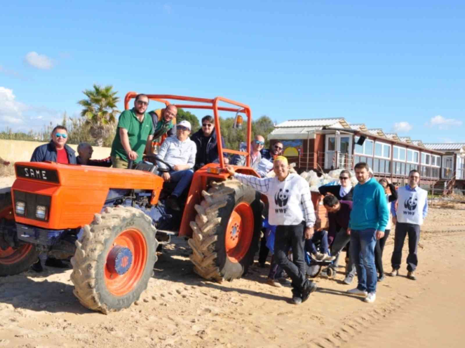 Immagine articolo: Iniziativa “Spiagge Plastic Free” tra Menfi, Sciacca ed Agrigento. Volontari in campo per liberare la costa dalla plastica
