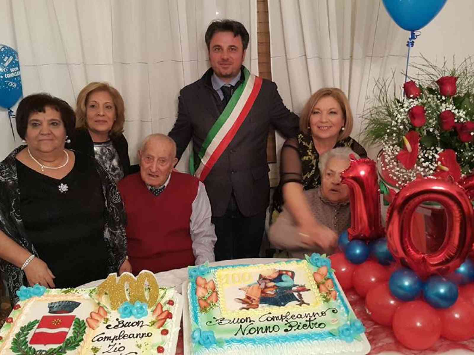 Immagine articolo: Santa Margherita in festa per i 100 anni di nonno Pietro. Una vita tra campagna e famiglia
