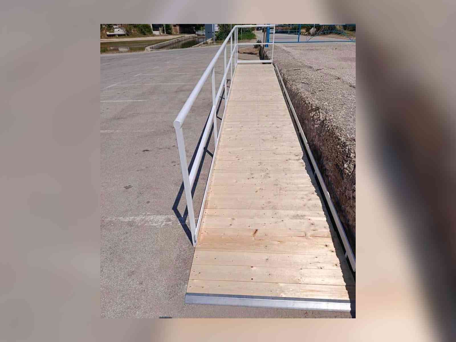 Immagine articolo: Menfi, a Porto Palo nuova rampa di accesso alla spiaggia per persone con disabilità