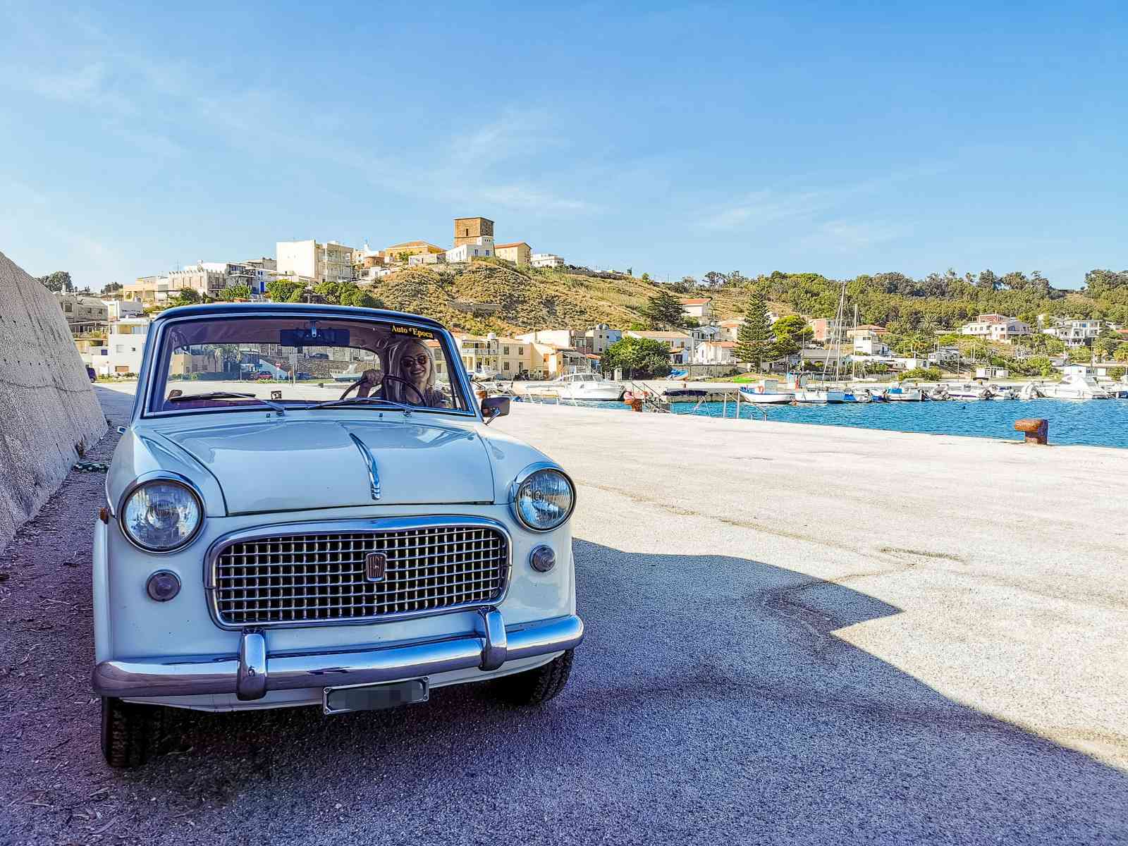 Immagine articolo: Il nostro viaggio attraversando ala Sicilia in Fiat 1100. Partenza da Menfi tra social, sorrisi e l'inizio di una nuova vita