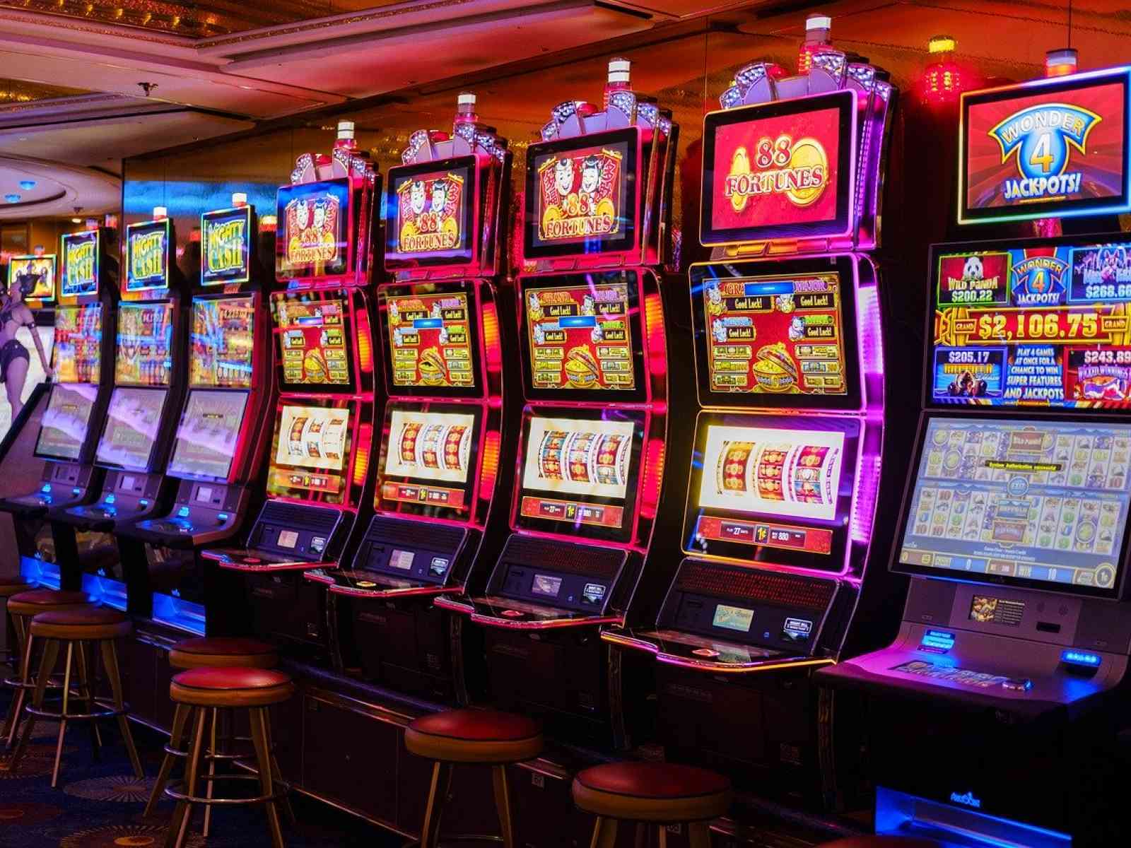 Immagine articolo: Quali sono le diverse caratteristiche dei giochi di slot