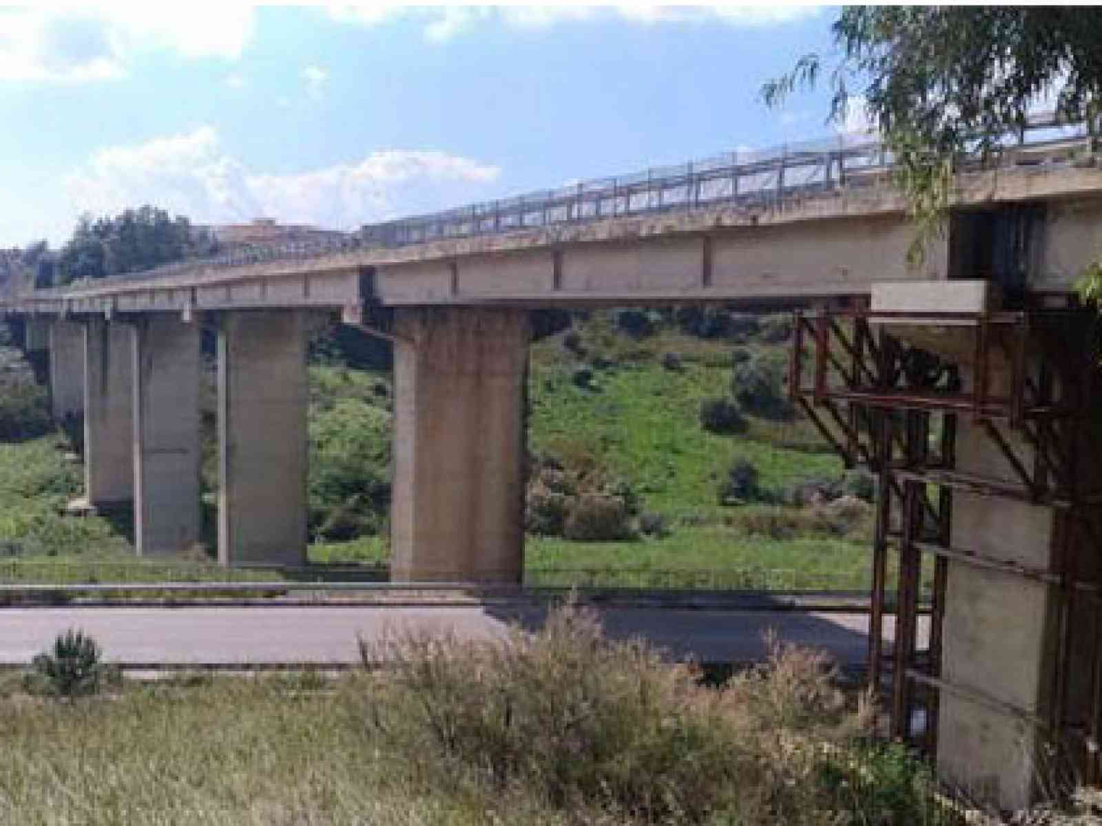 Immagine articolo: Sciacca. 8,5 milioni di euro per riaprire il viadotto Cansalamone