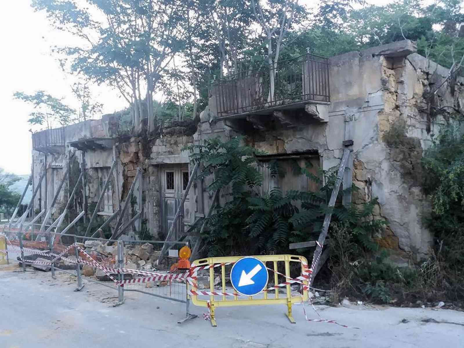 Immagine articolo: Santa Margherita, il rudere di “casa Barbera” entro la fine di febbraio sarà demolito. Arrivato l'ok della Soprintendenza